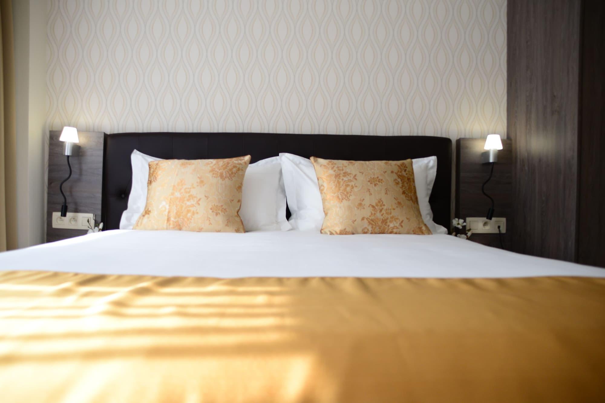 The Helmet Hotel Saint-Josse-ten-Noode Экстерьер фото